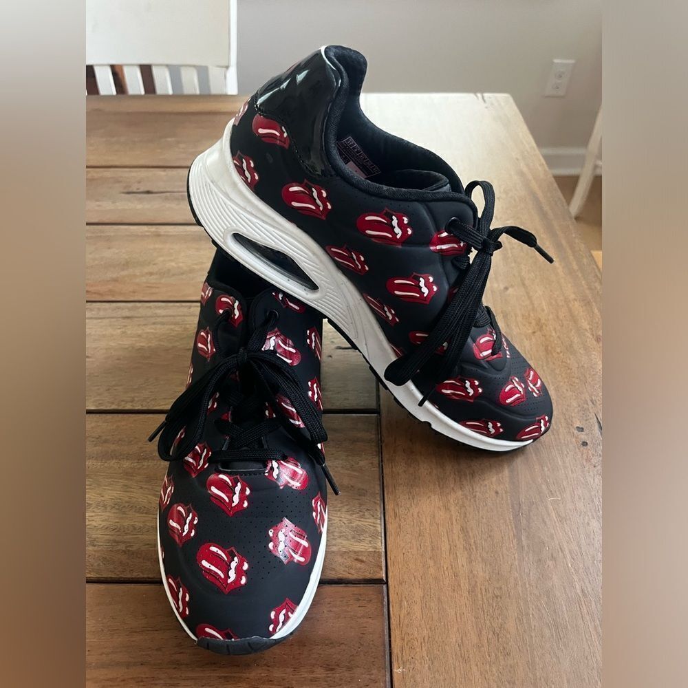 Rolling Stones Skechers Black Sneakers with classic stones mouth! Size 11 NWOT! - Picture 12 of 12